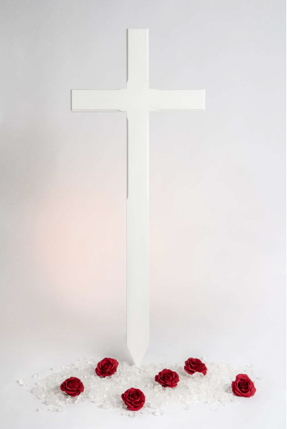 Eichen Grabkreuz mit Hohlkehlung Weiß  (freiwillige Auswahlmöglichkeiten)